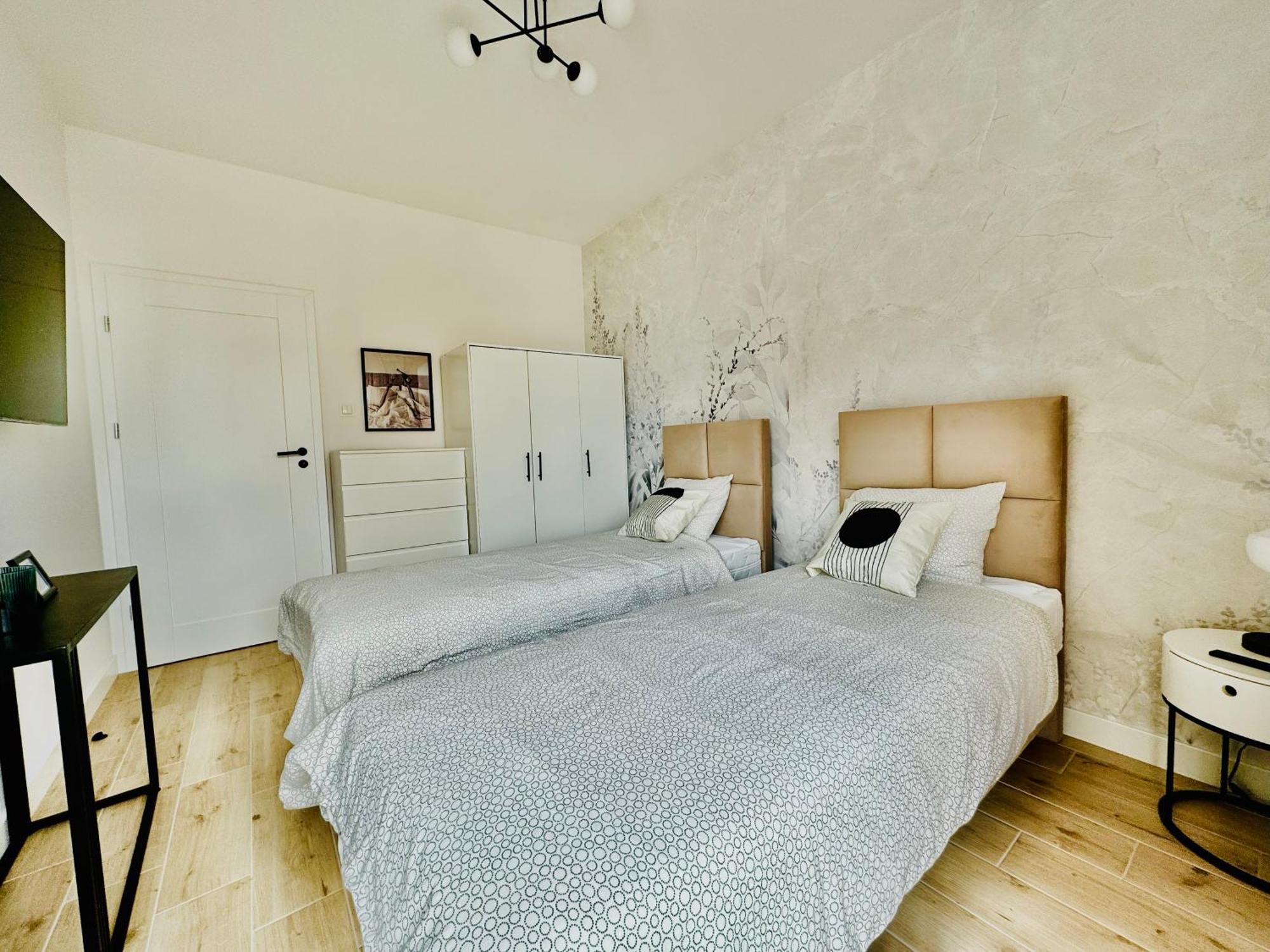 H Apartstudio Targowa 4 *